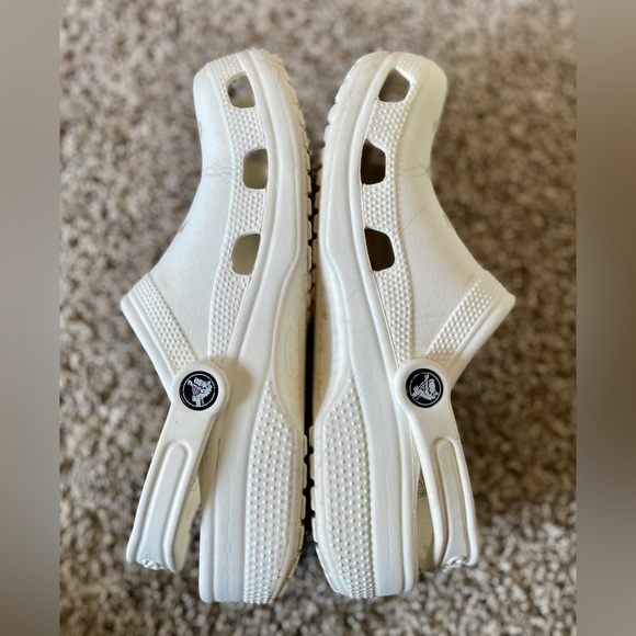 CROCS Classic White Clogs - Picture 1 of 5
